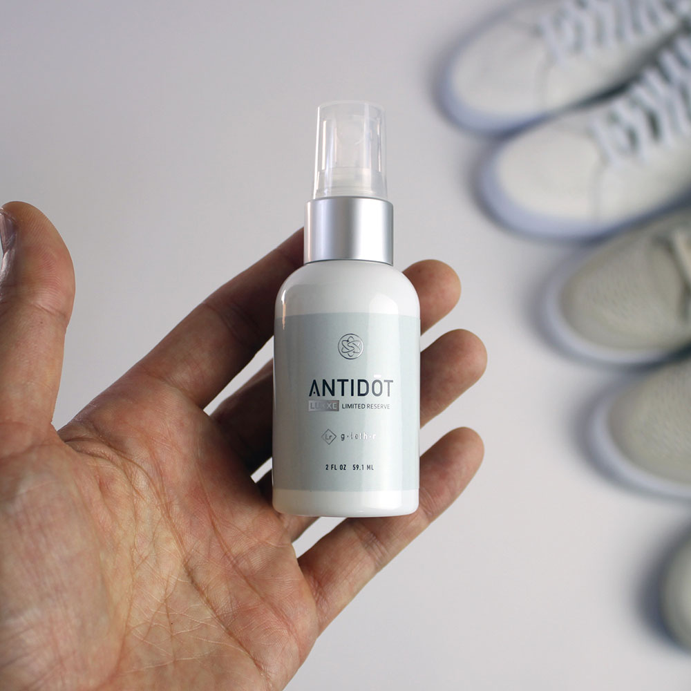 ANTIDŌT® LUXXE - g·leth·r (Beta) - solscience®  Sneaker Deodorizer Spray